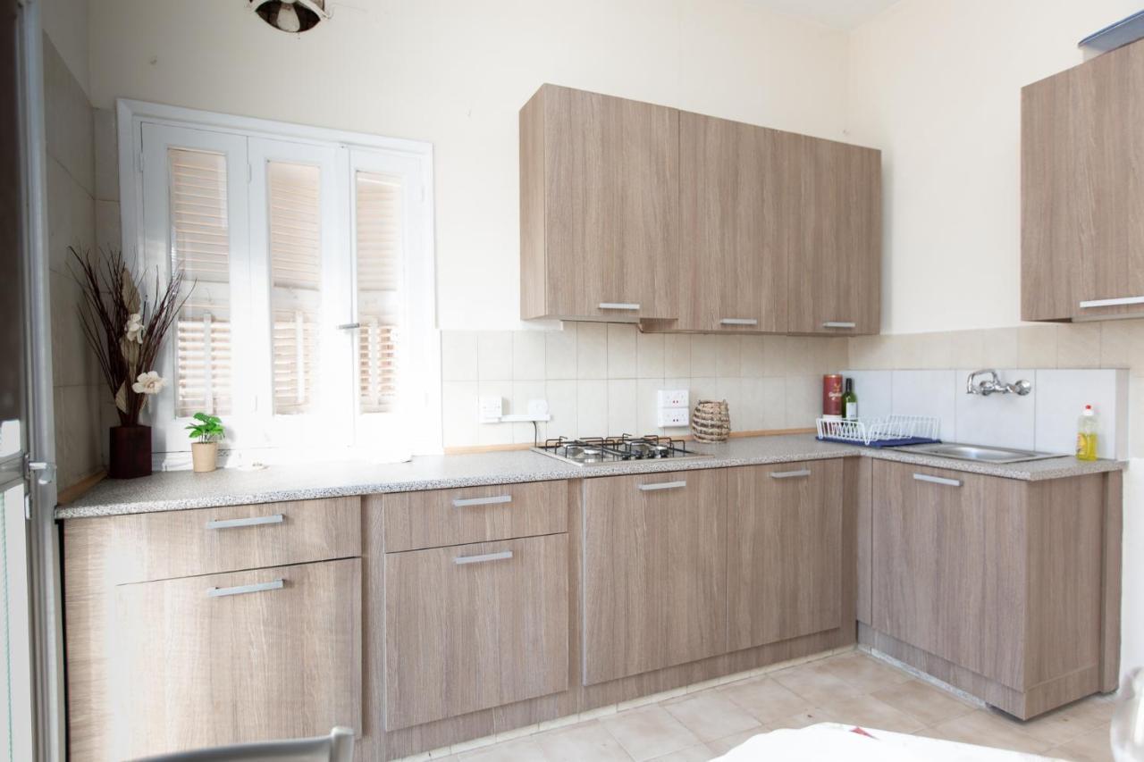Laila'S Cozy Garden House & Studio Larnaca Ruang foto