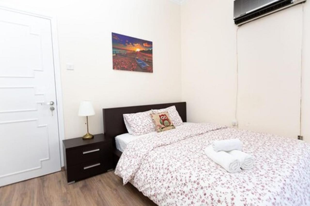 Laila'S Cozy Garden House & Studio Larnaca Bagian luar foto